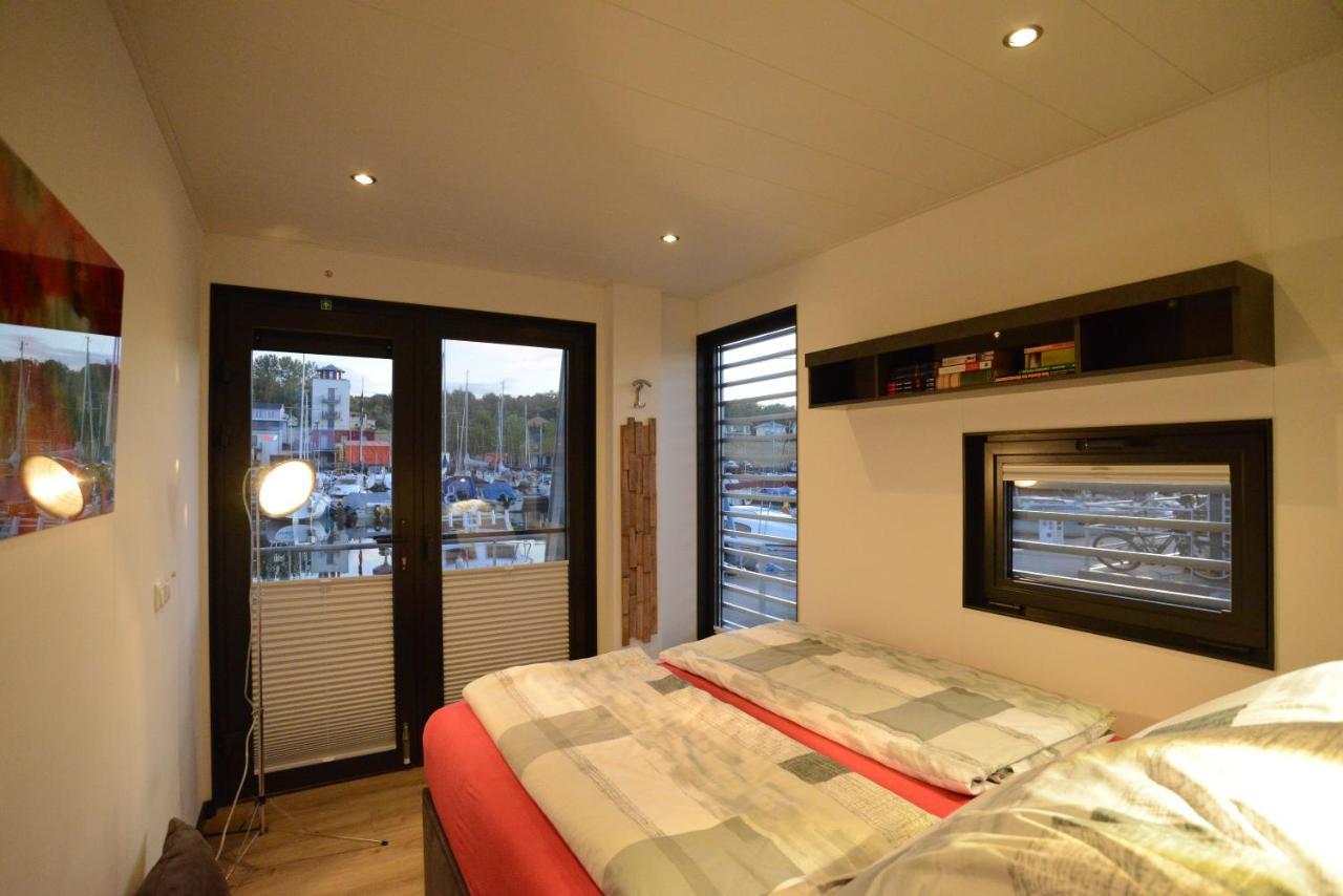 Hausboote Und Ferienhaeuser Marina Muecheln Mucheln Extérieur photo