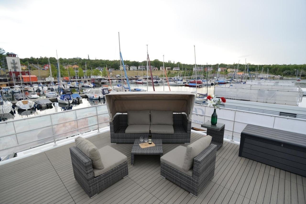 Hausboote Und Ferienhaeuser Marina Muecheln Mucheln Extérieur photo