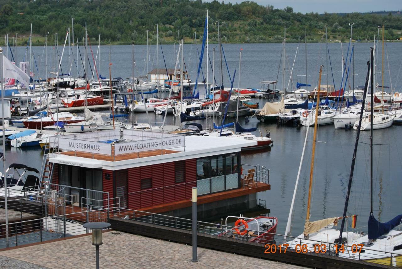 Hausboote Und Ferienhaeuser Marina Muecheln Mucheln Extérieur photo