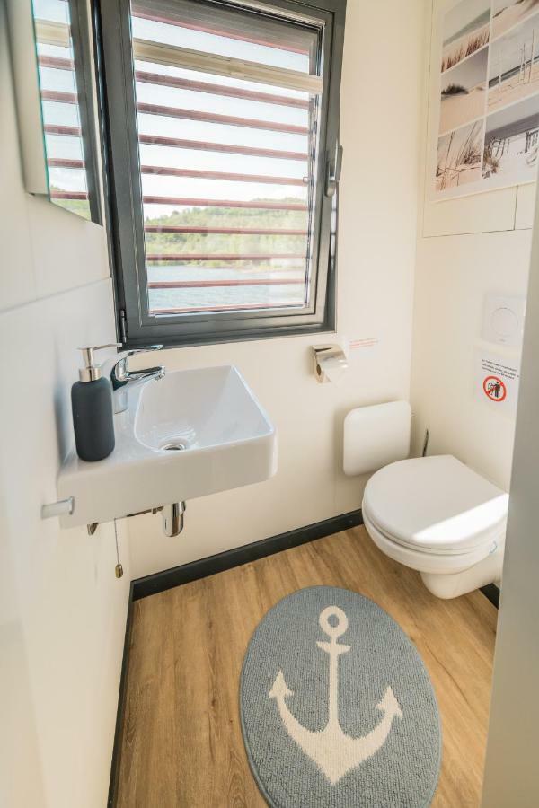 Hausboote Und Ferienhaeuser Marina Muecheln Mucheln Extérieur photo