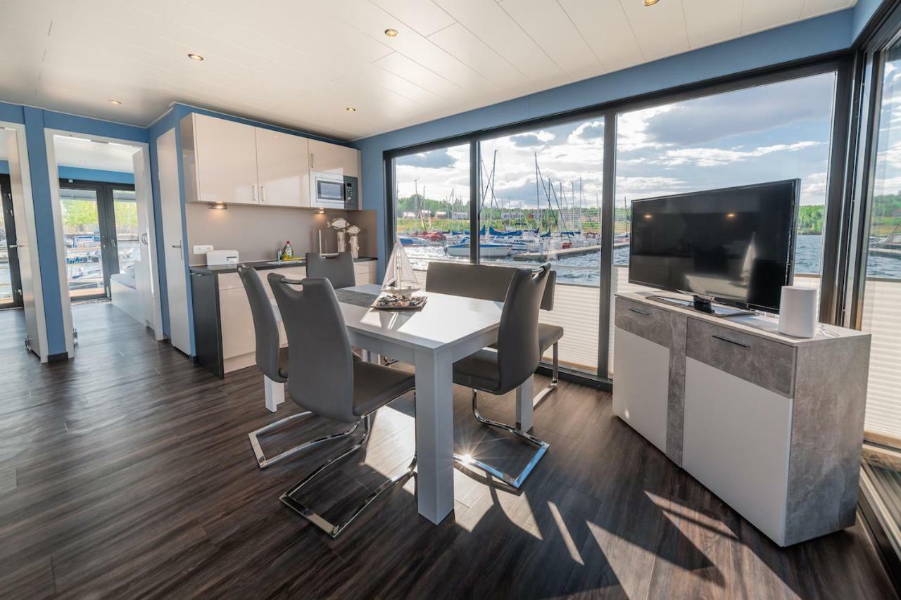 Hausboote Und Ferienhaeuser Marina Muecheln Mucheln Extérieur photo