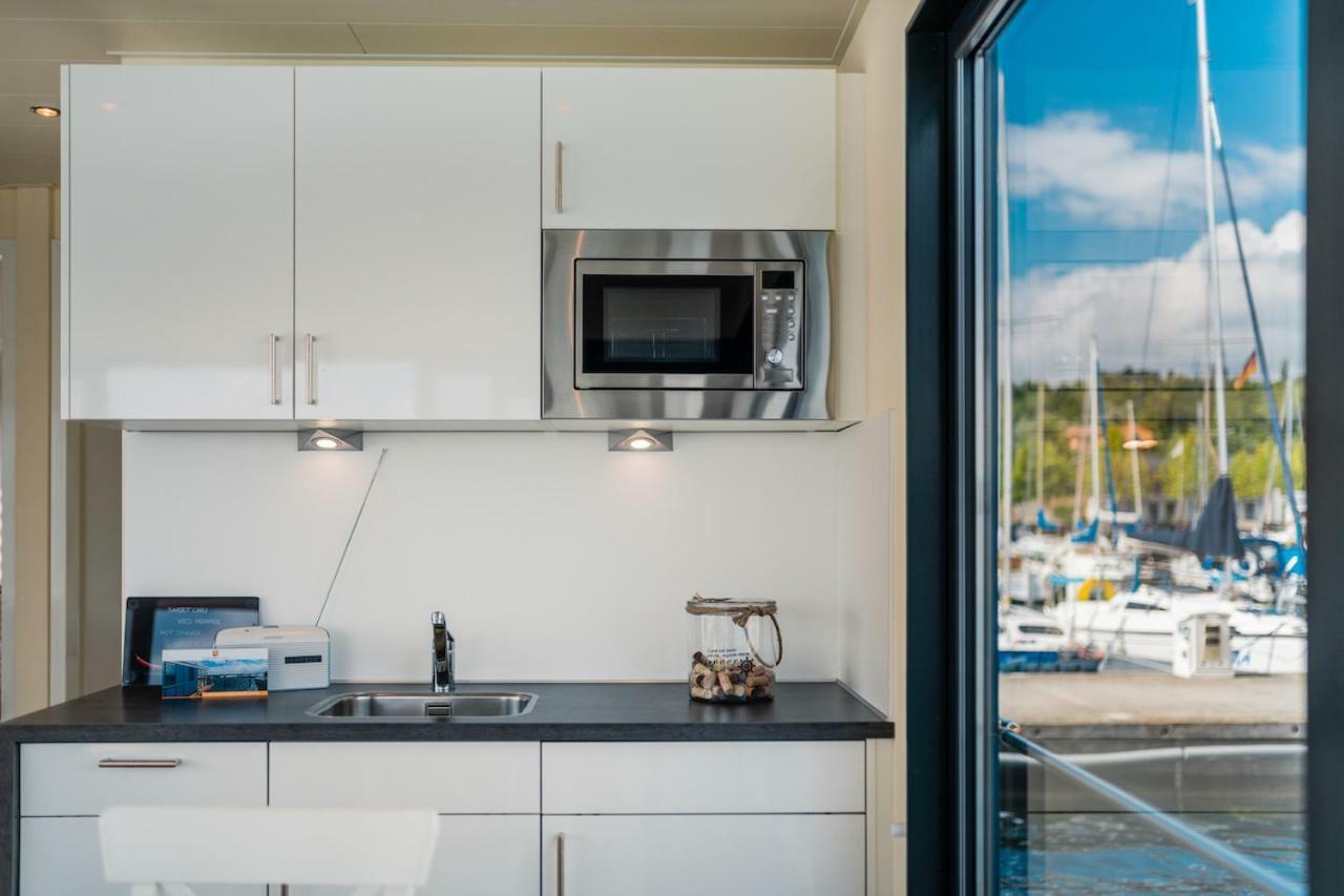 Hausboote Und Ferienhaeuser Marina Muecheln Mucheln Extérieur photo