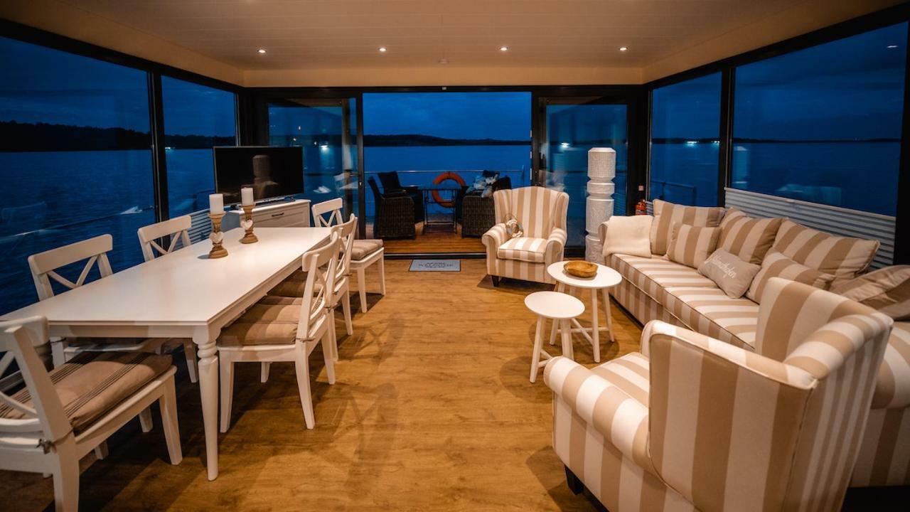 Hausboote Und Ferienhaeuser Marina Muecheln Mucheln Extérieur photo