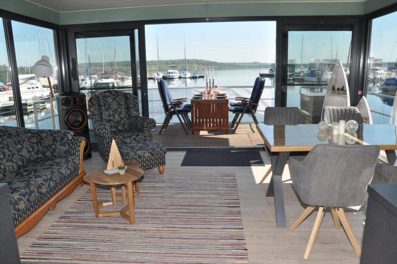 Hausboote Und Ferienhaeuser Marina Muecheln Mucheln Extérieur photo