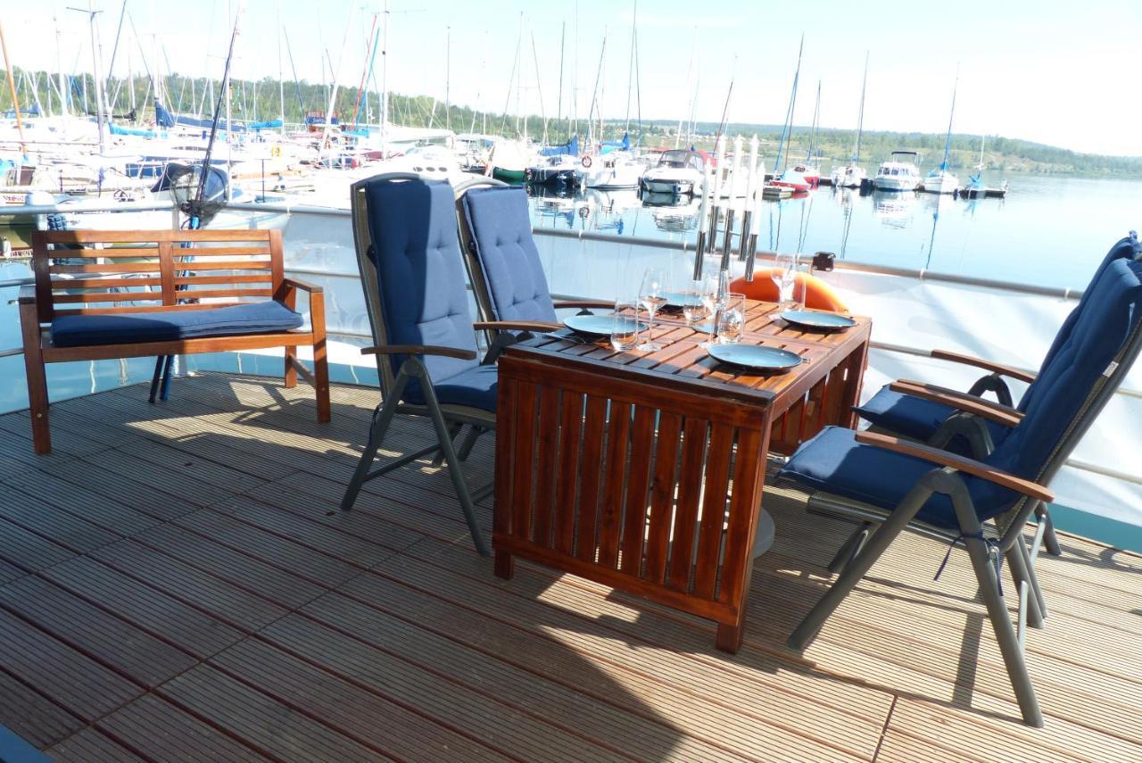 Hausboote Und Ferienhaeuser Marina Muecheln Mucheln Extérieur photo