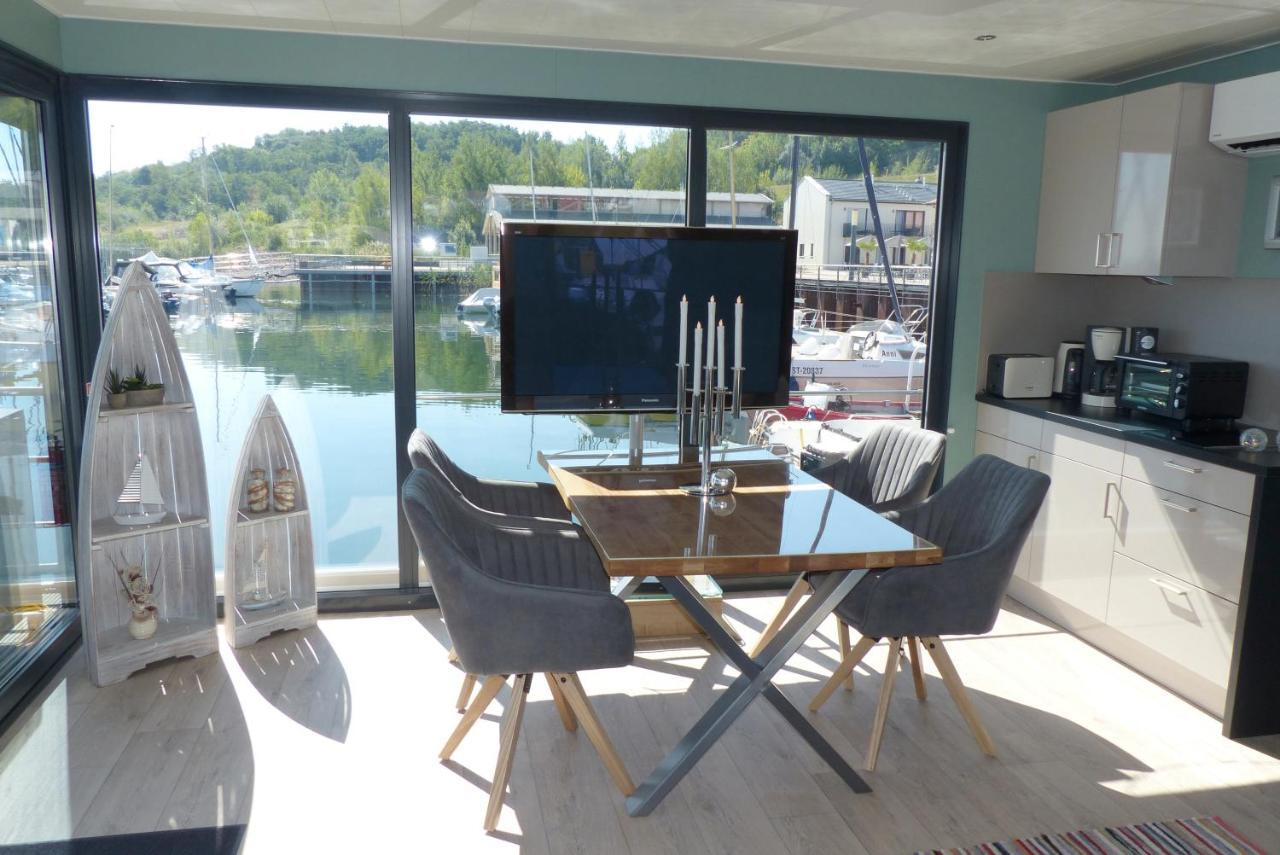 Hausboote Und Ferienhaeuser Marina Muecheln Mucheln Extérieur photo